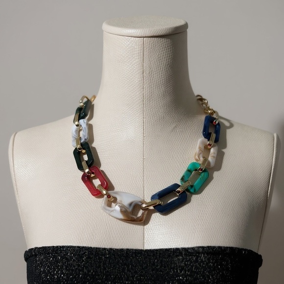 353 NWT $39 Boho Multicolor Chunky Acrylic Link Gold Hardware Necklace (size OS) - Picture 1 of 9